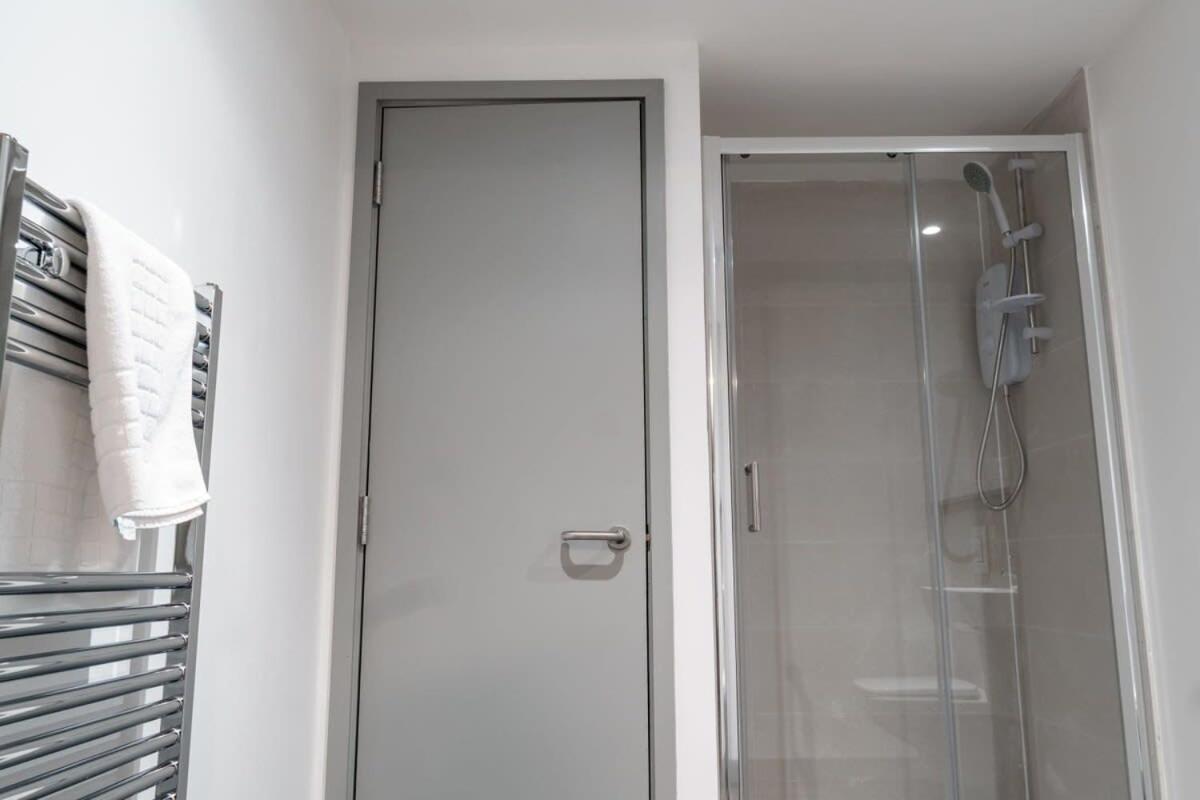 Modern 1 Bed Apartment In Liverpool Centre المظهر الخارجي الصورة